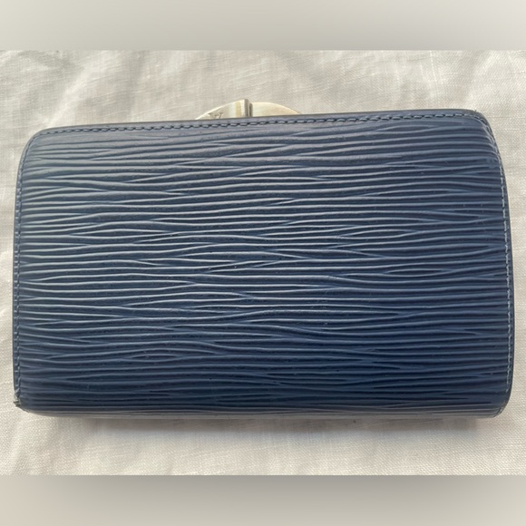 Louis Vuitton Myrtille Blue Epi Leather Wallet, Silver Tone Hardware - Picture 2 of 12